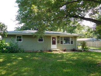 105 Matteson Dr, Villa Grove, IL 61956