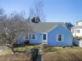 65 Phelps Rd, Middletown, RI 02842