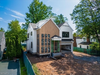 125 Tudor Oval, Westfield, NJ 07090
