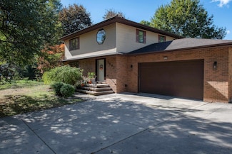 5407 Wanetah Dr, Midland, MI 48640