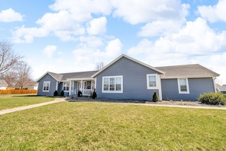 211 E Larson Ln, Oak Creek, WI 53154