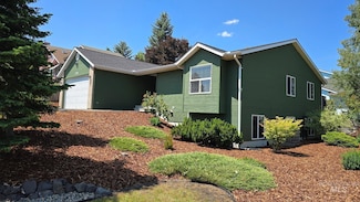 2736 Weymouth St, Moscow, ID 83843