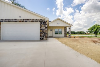 133 Winners Cir Unit 203, Weatherford, TX 76088