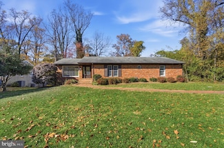 3110 Juniper Ln, Falls Church, VA 22044