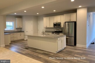 19119 Mockingbird Heights Rd, Triangle, VA 22172