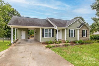 538 Heritage Farm Rd, Hickory, NC 28601