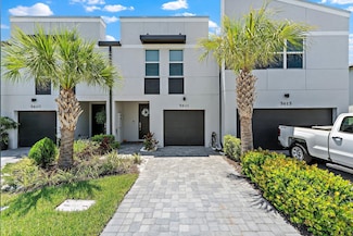 5611 Enclave Dr, Mangonia Park, FL 33407