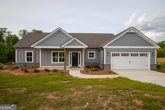 266 Hunts Ridge Dr, Cleveland, GA 30528
