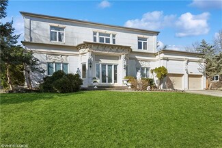 11224 Rosewood St, Leawood, KS 66211