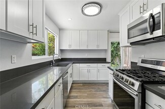 5439 S La Cienega Blvd, Los Angeles, CA 90056