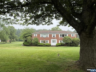 1 Rustic Cir Unit B, Montvale, NJ 07645