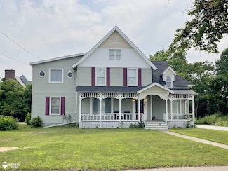 928 Church St, Flint, MI 48502
