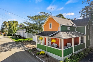 14 High St, Niantic, CT 06357