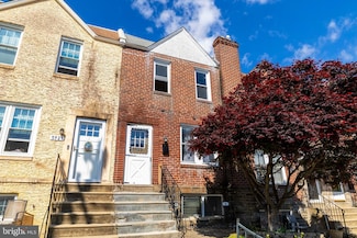 5923 Jannette St, Philadelphia, PA 19128