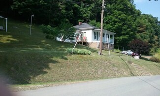 141 Bull Tail Hollow Rd, Bluefield, WV 24701
