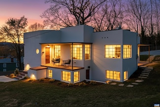 645 W Frederick St, Staunton, VA 24401