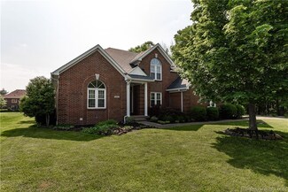 2501 Plum Woods Dr, Sellersburg, IN 47172