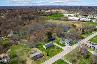 573 E Main St Extension, Pine Township - Mer, PA 16127