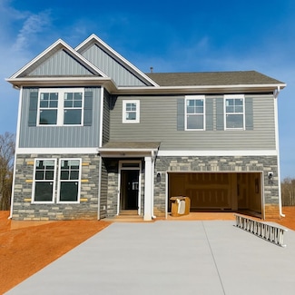 159 Hunter Ridge Dr, Boiling Springs, SC 29316