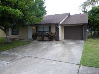 5821 Aurora Ct, Lake Worth, FL 33463