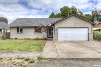 38 E H St, Halsey, OR 97348