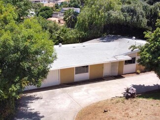 9245 Jovic Rd, Lakeside, CA 92040