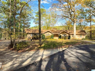 2256 Pinehurst Dr, Gardendale, AL 35071