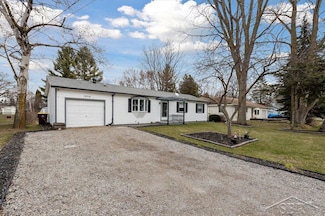1939 S Mackenzie Ln, Mount Pleasant, MI 48858