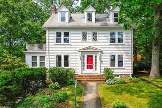 51 Daniel St, Newton Center, MA 02459