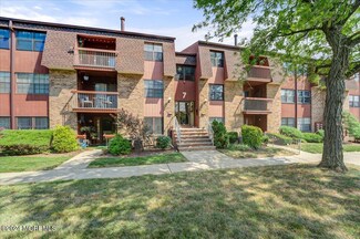75 Golden Square Unit A, Woodbridge, NJ 07095