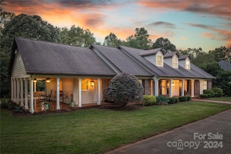 4025 4th Street Ln NW, Hickory, NC 28601