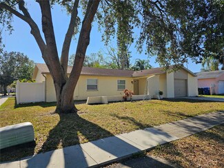 617 6th Ave SE, Largo, FL 33771
