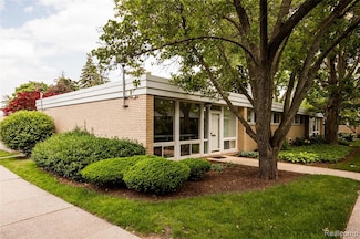 1510 Chateaufort Place, Detroit, MI 48207