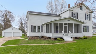 630 Madison Ave, Omro, WI 54963