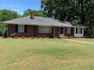 110 Florence St, Abbeville, SC 29620