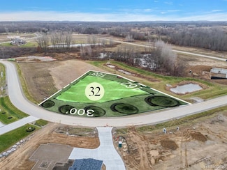 1760 Vista Dr, Oakland Township, MI 48363
