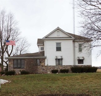 7779 S County Farm Rd, Claypool, IN 46510