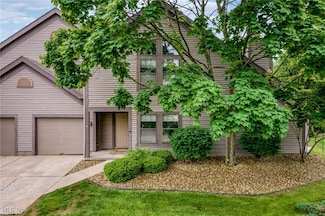 6465 Saint Andrews Dr Unit 6, Canfield, OH 44406