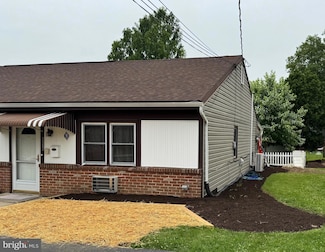 6236 Lemon St, East Petersburg, PA 17520