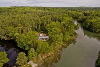 35 Crows Nest Dr, Freeport, ME 04032