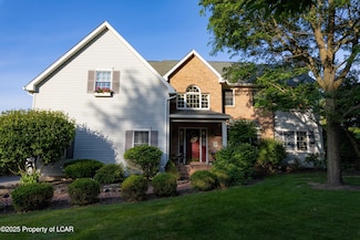 10 Lissa Ln, Sugarloaf, PA 18249