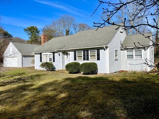32 Homestead Ln, Yarmouth Port, MA 02675