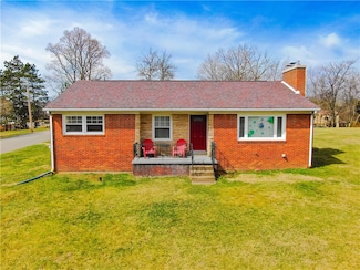 2120 Pococen Dr, Coraopolis, PA 15108