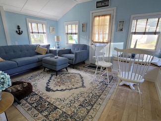 7 3rd St, Madison, CT 06443