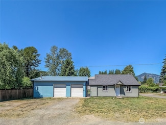 112 Haynes Ave S, Packwood, WA 98361