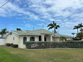400 Harbor View Ln, Largo, FL 33770