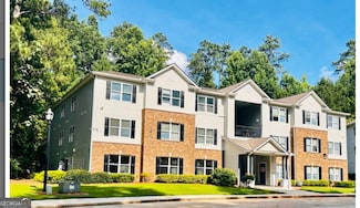 8201 Fairington Village Dr, Lithonia, GA 30038