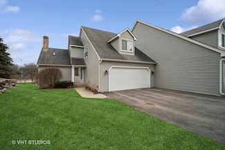 640 Wilbur Ct, Gurnee, IL 60031