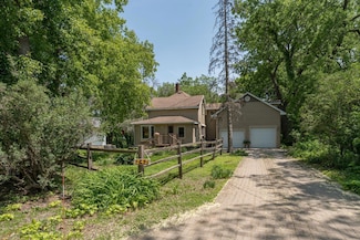 242 Skyview Ln, Mankato, MN 56001