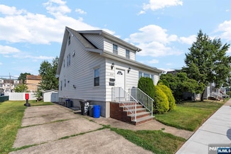 322 3rd St Unit 1, Saddle Brook, NJ 07663